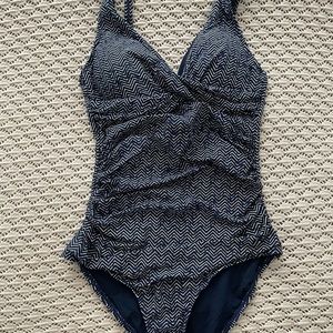 Niptuck Swim Swimsuit one-piece size 4